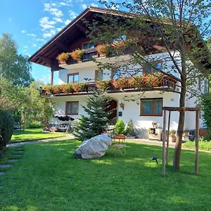 fruhstuckspension-helmhof.saalbachhinterglemmhotels.com/
