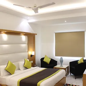 Aero Star Near Delhi Airport Индия